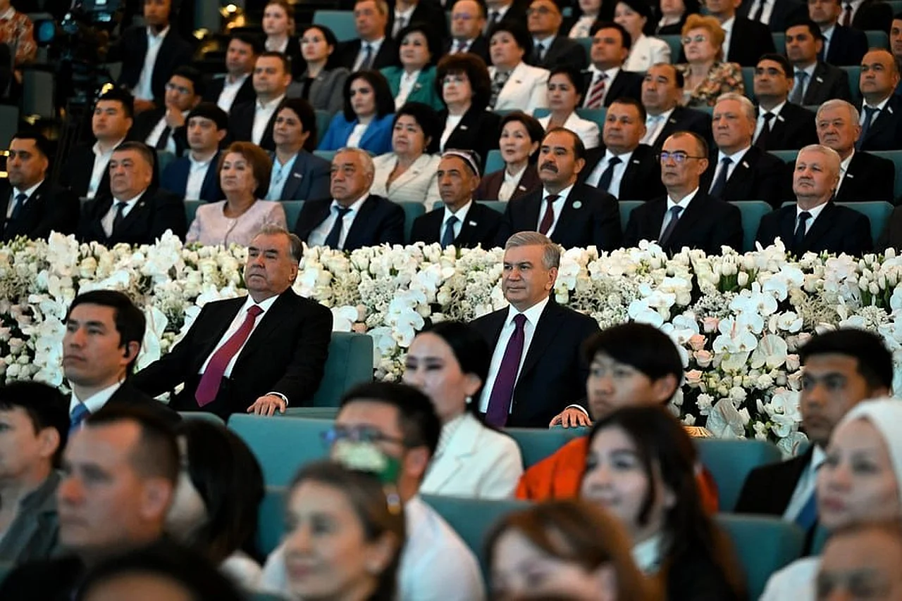 Mirziyoyev va Rahmon Toshkentda an'anaviy konsertni tomosha qildilar