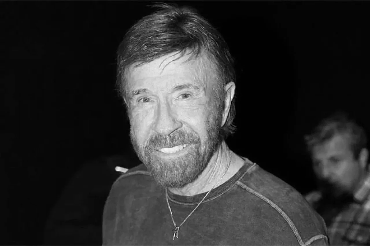 Jang san'atlari ustasi Chak Norris 86 yoshida vafot etdi