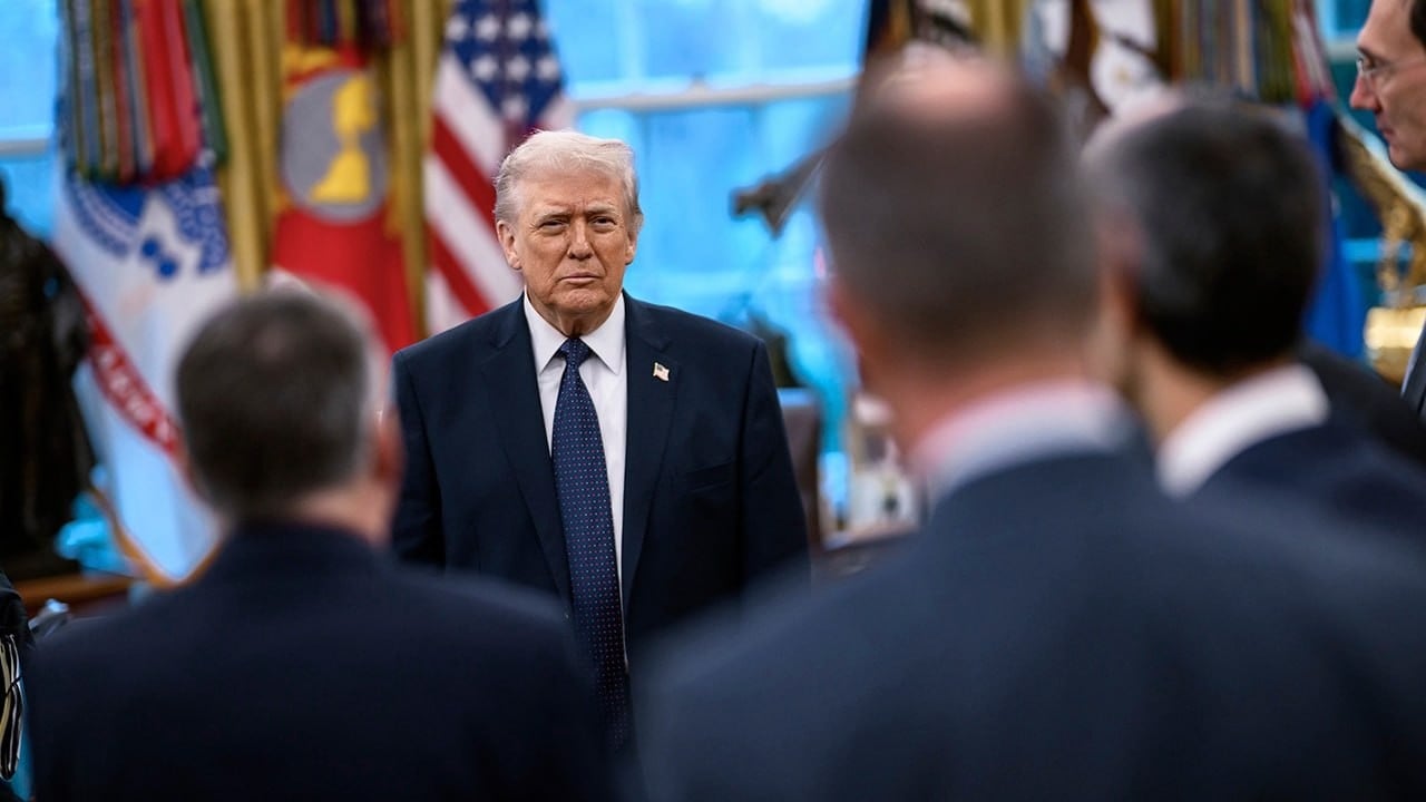 Tramp Eronning yangi rahbarini yengil vaznli siyosatchi deb baholadi