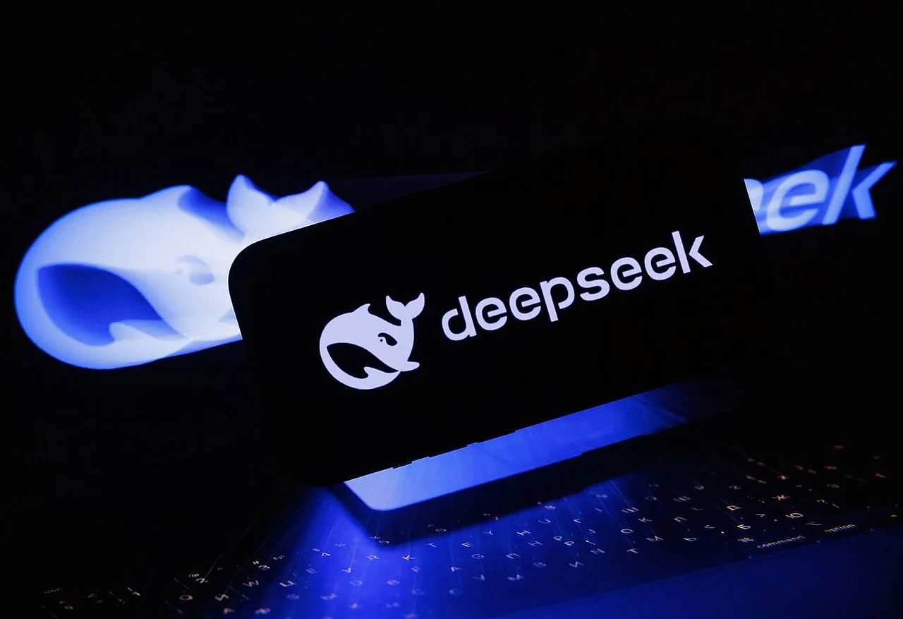 DeepSeek проводит скрытое тестирование нового искусственного интеллекта