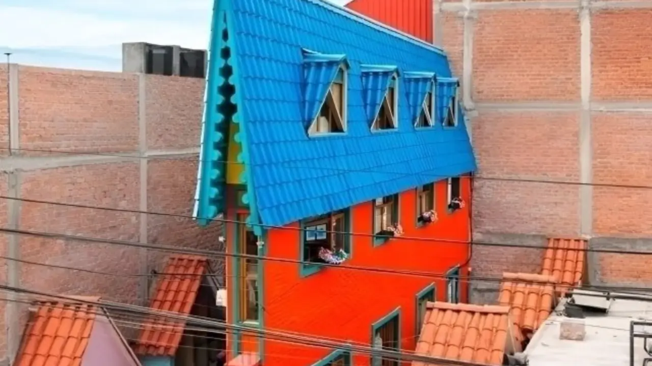 The world's narrowest house has been built in Peru