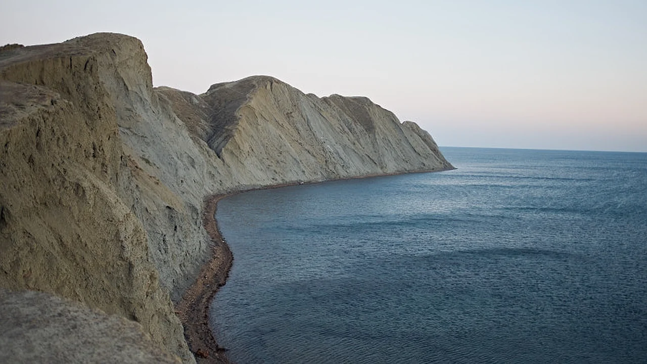 Eron Hormuz bo'g'ozi orqali kemalar o'tishiga ruxsat berdi