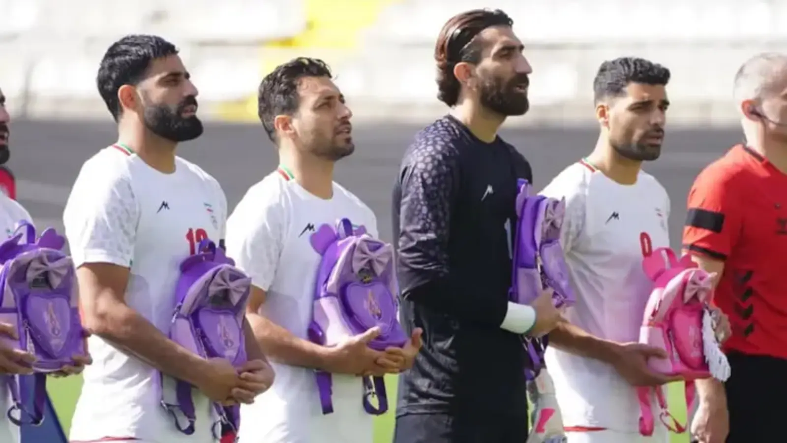 Iranian footballers honored the victims of Minab with a symbolic gesture