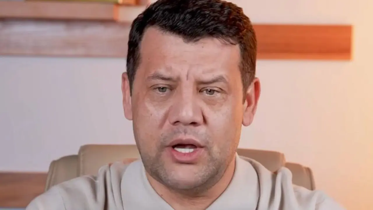 Artists talk about problems related to tax burden and wedding income