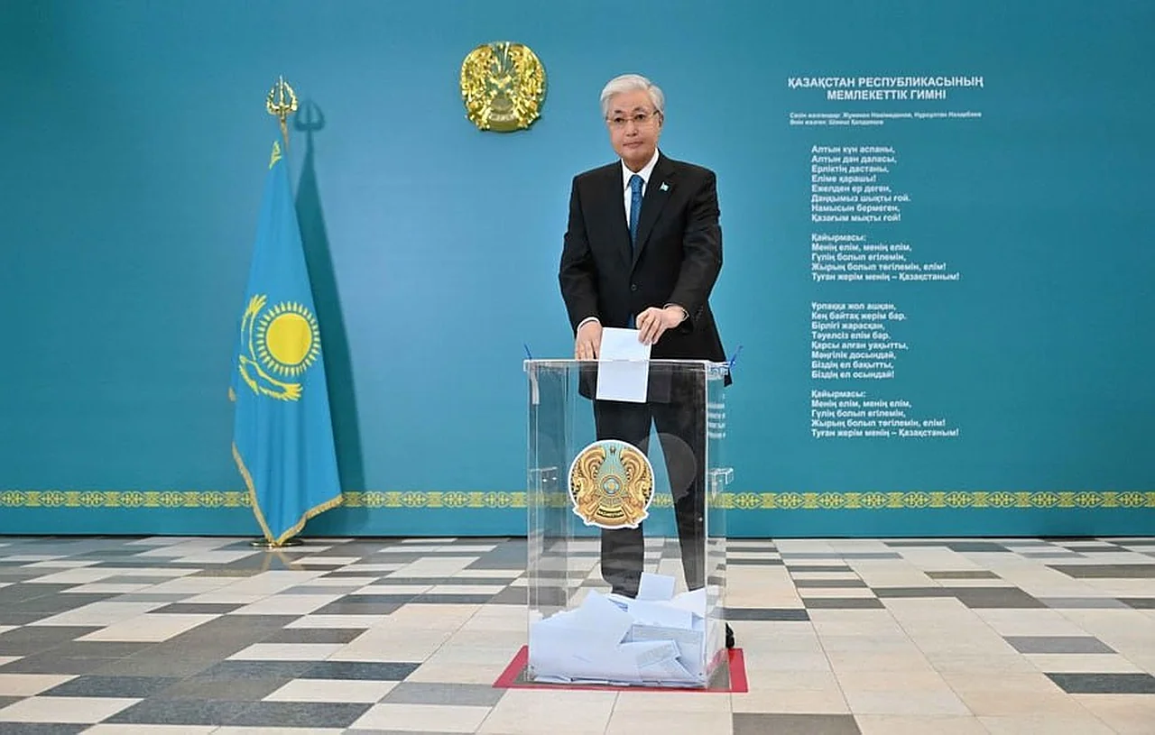 Qozog'istonda yangi Konstitutsiya uchun referendum o'tkazildi