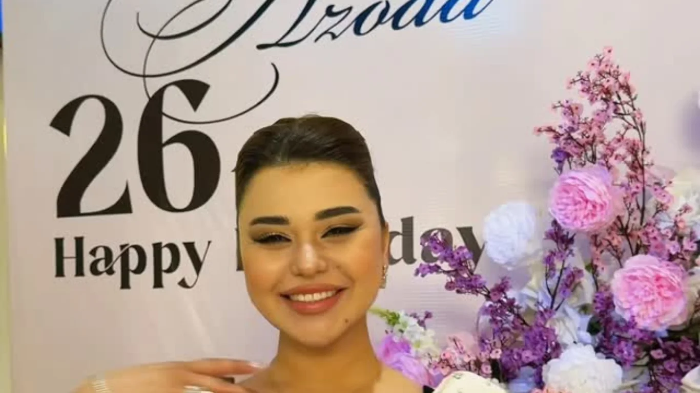Xonanda va aktrisa Azoda yigirma olti yoshini nishonladi