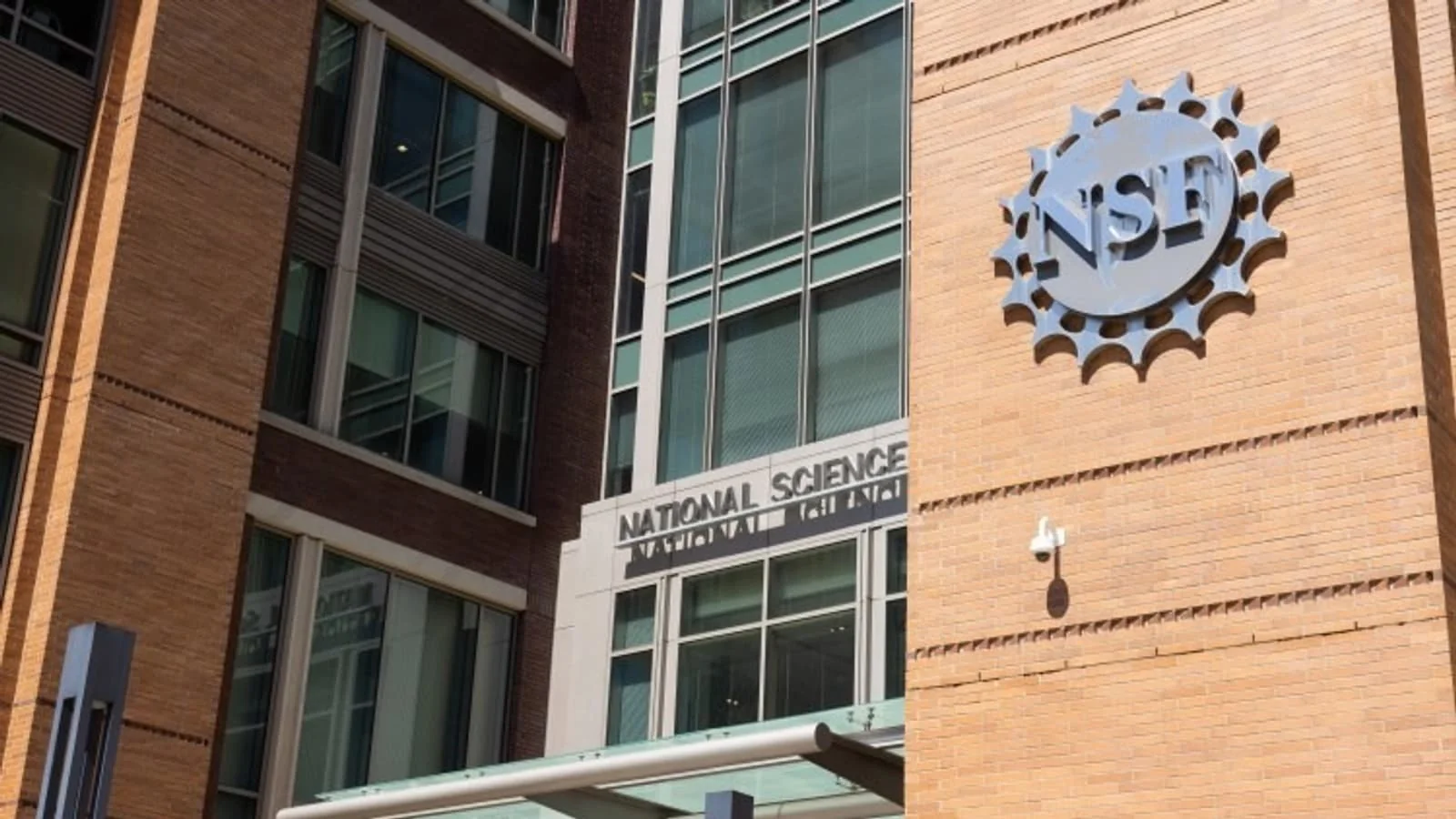 Tramp ma’muriyati AQSh Milliy ilmiy kengashini tugatishga qaror qildi