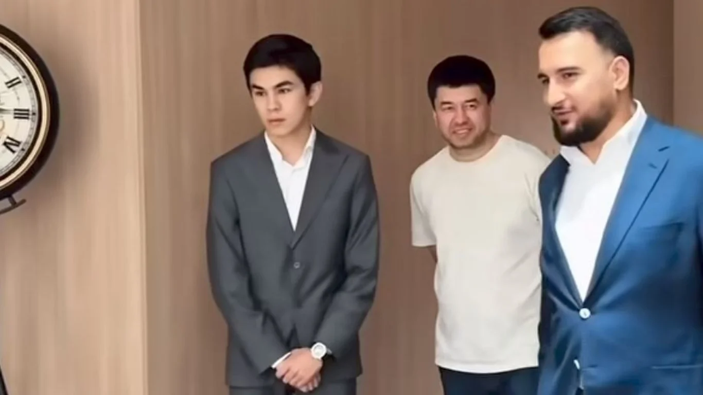 Grossmeyster Javohir Sindarovga Toshkentdan ikki xonali uy sovg'a qilindi