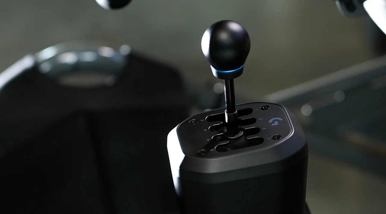 Logitech poyga simulyatorlari uchun yangi uzatmalar qutisini taqdim etdi