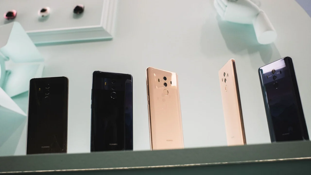 Импорт мобильных телефонов в Узбекистане вырос почти на шестьдесят пять процентов