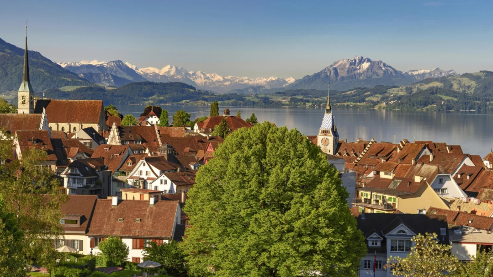 Dubai's status as an international investment center is at risk