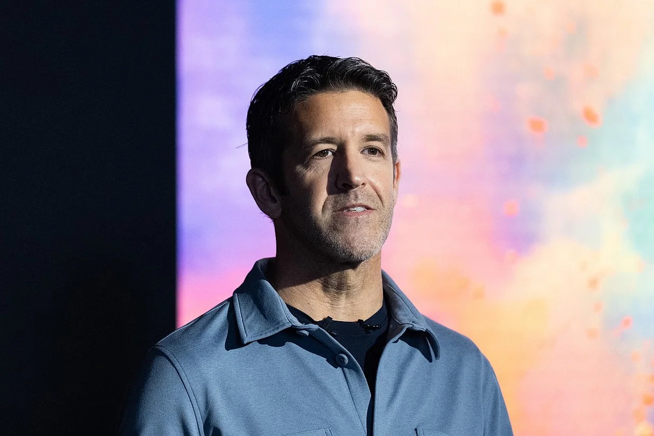 "Epl" kompaniyasi rahbari Tim Kuk o'rnini Jon Ternus egallashi kutilmoqda