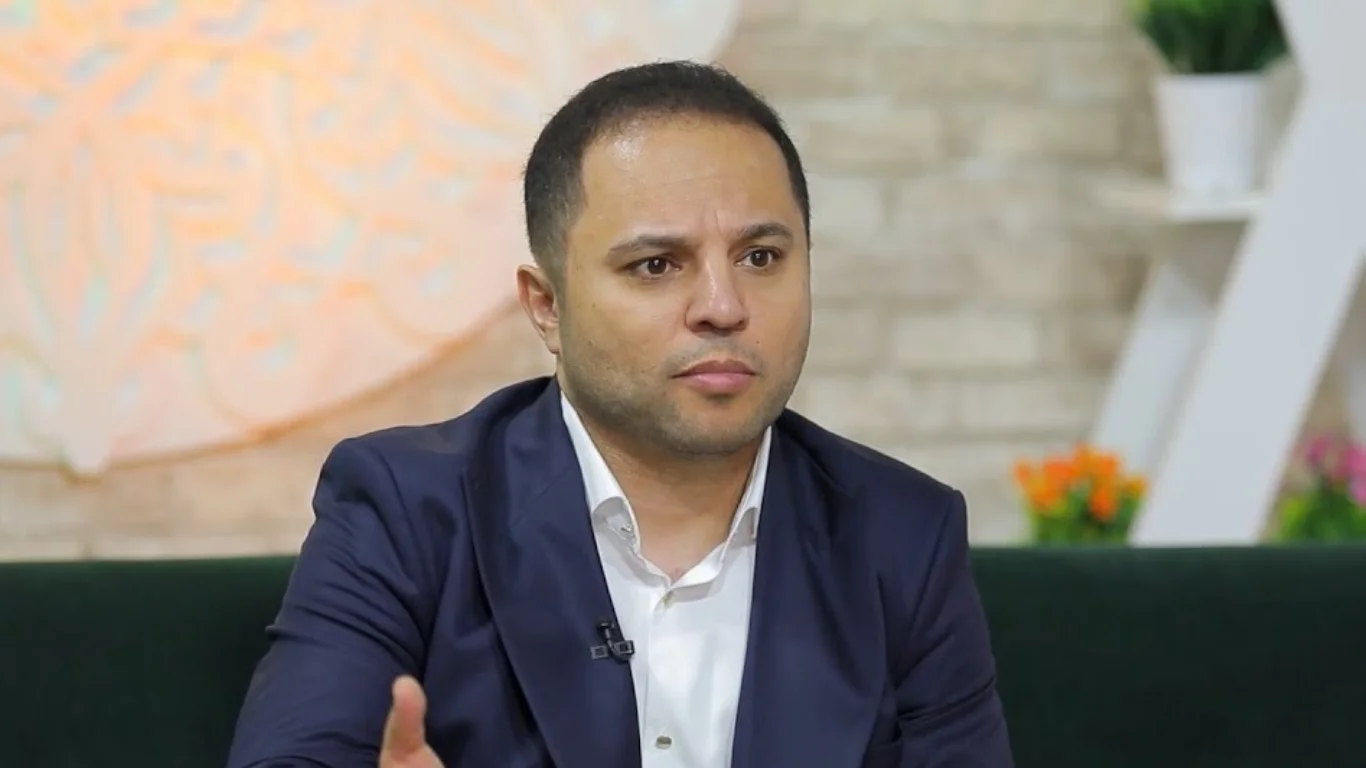 Davron Ergashev soliq to'lashdan bosh tortayotgan hamkasblarini tanqid qildi