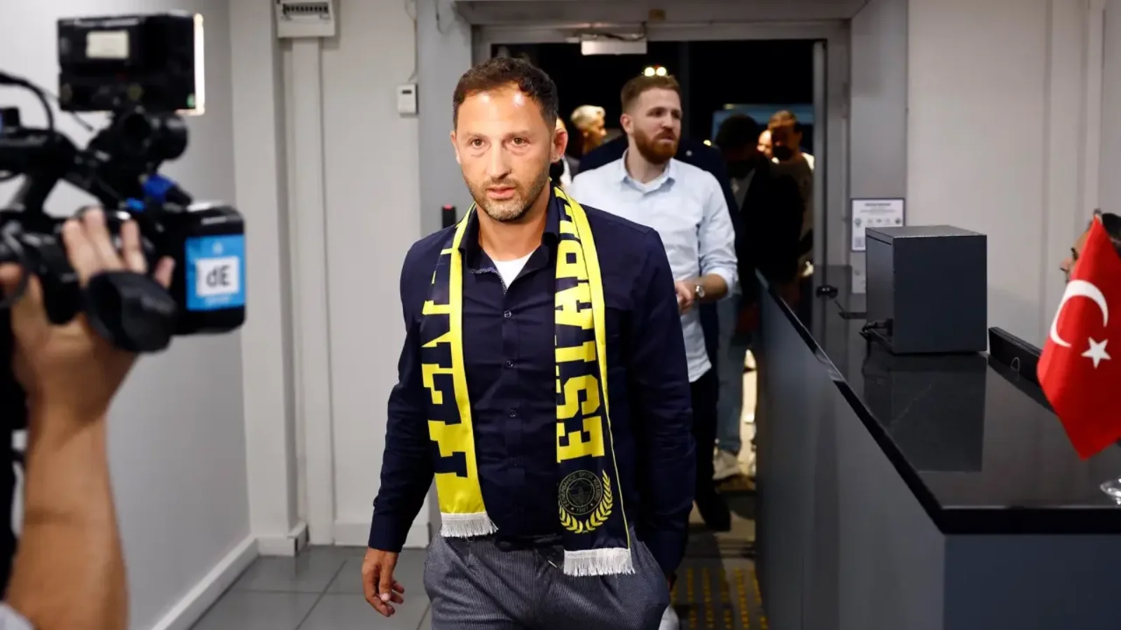 "Fenerbahche" derbidagi mag'lubiyatdan so'ng bosh murabbiyni iste'foga chiqardi