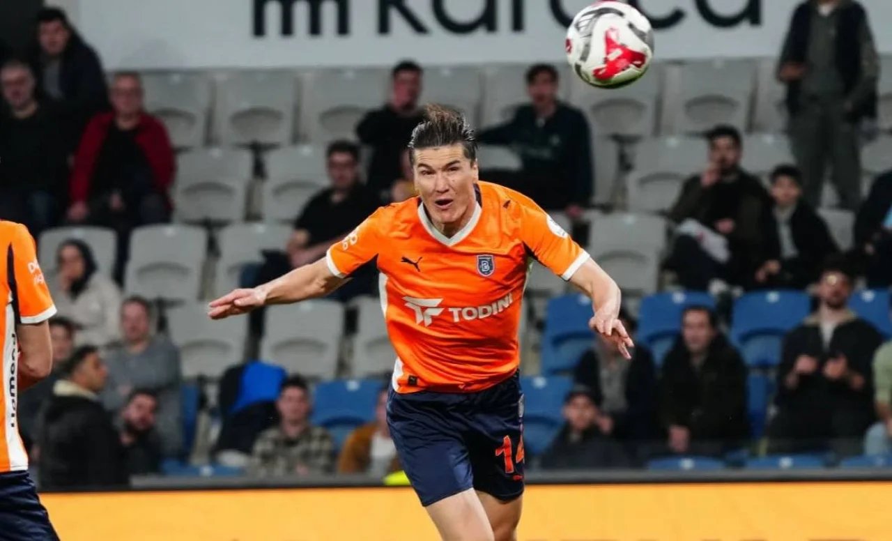 Eldor Shomurodov Turkiya chempionatida turning ramziy terma jamoasiga kiritildi