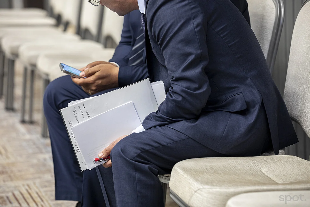 Prezident sanoatda sustkashlikka yo'l qo'ygan o'n uchta hokimni jazoladi