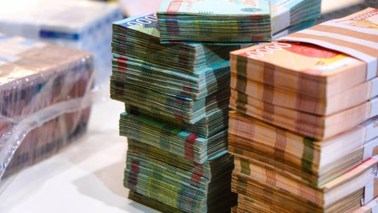 O'zbekistonda talabalar stipendiyasi miqdori kambag'allik chegarasidan past ekani aniqlandi