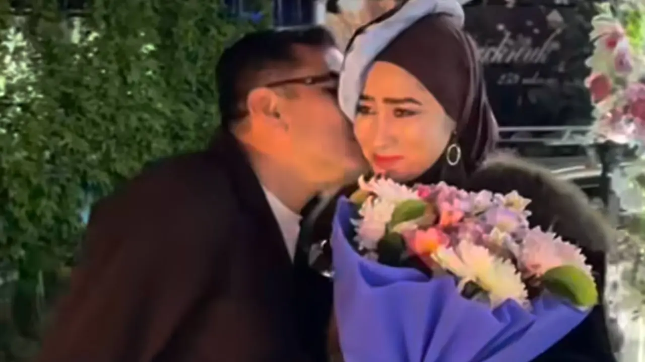 Aktrisa Munojat Alimboyeva turmush o‘rtog‘idan qimmatbaho avtomobil sovg‘a oldi