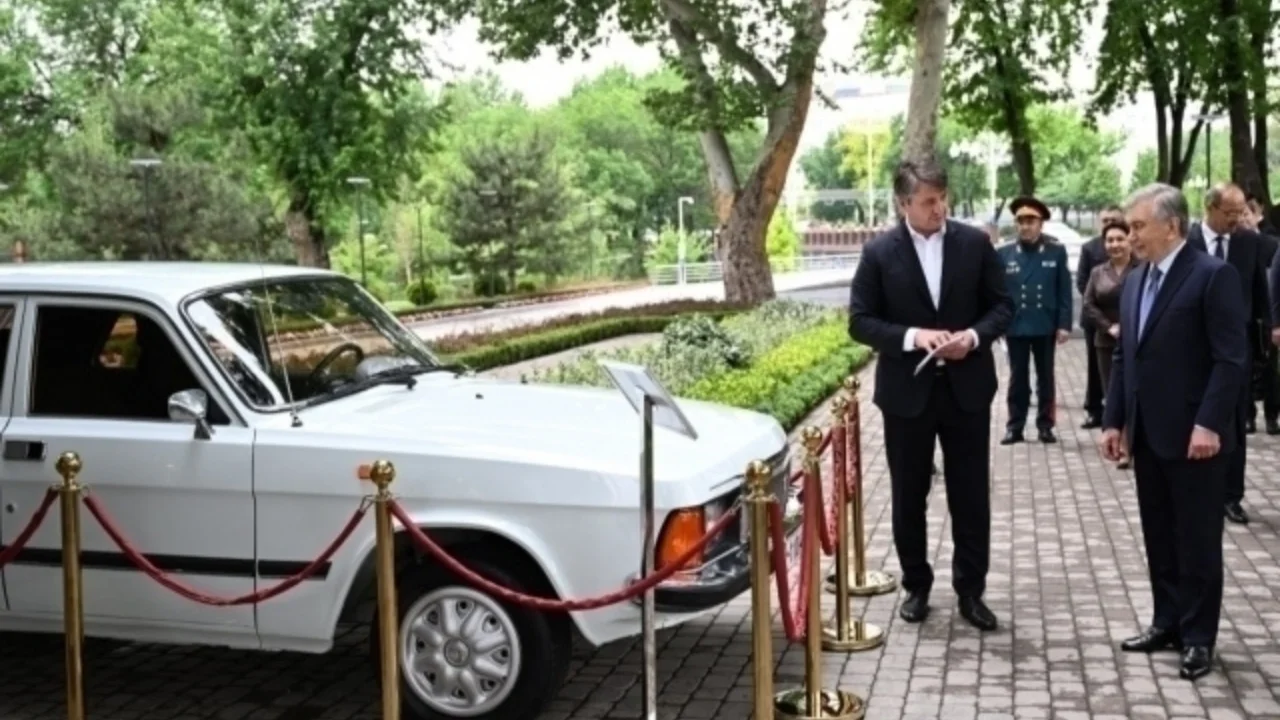 Shavkat Mirziyoyev Mirzo Ulug'bek tumaniga tashrif buyurib xotiralarni yodga oldi