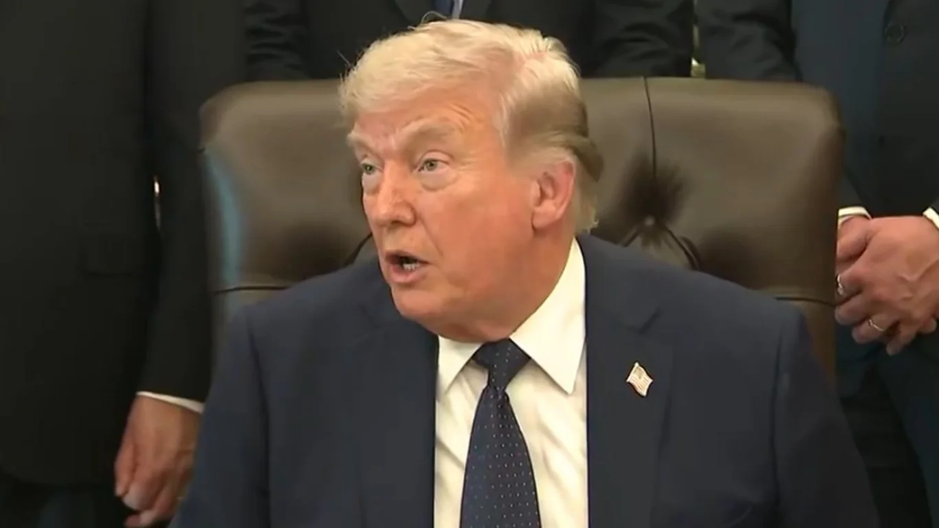 Donald Tramp Eron bilan mojaroda yadroviy qurol qo'llamasligini aytdi