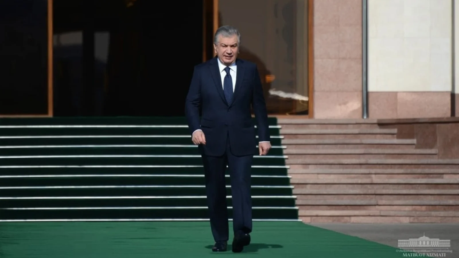 Shavkat Mirziyoyev Farg'ona viloyatiga amaliy tashrif bilan jo'nab ketdi