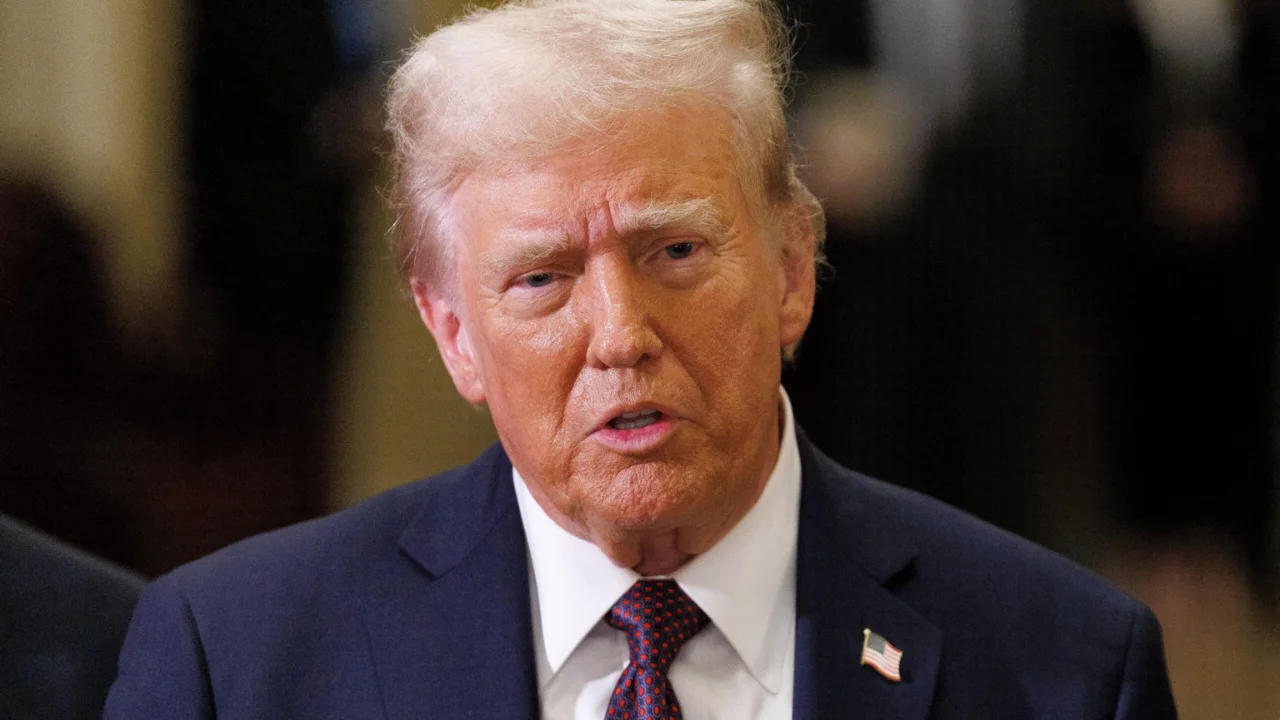 Donald Tramp Hormuz bogozida toliq blokada rejimini elon qildi