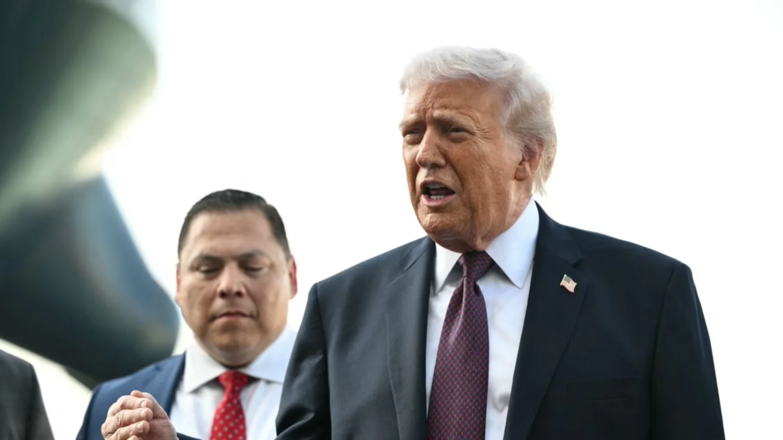 Donald Tramp Eron portlari dengiz qamali boshlanganini e’lon qildi