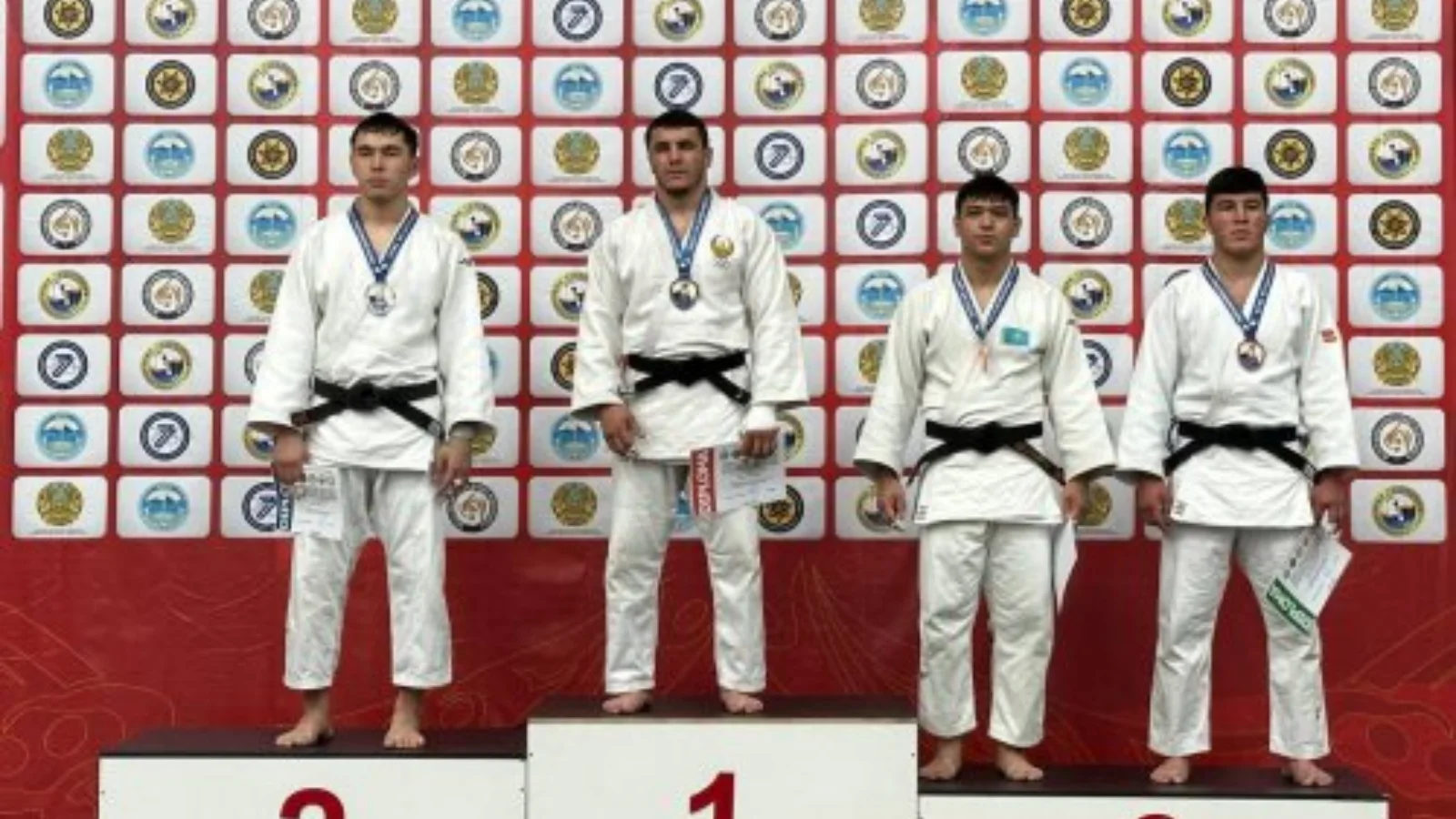 Young Uzbek judokas win overall title at international tournament