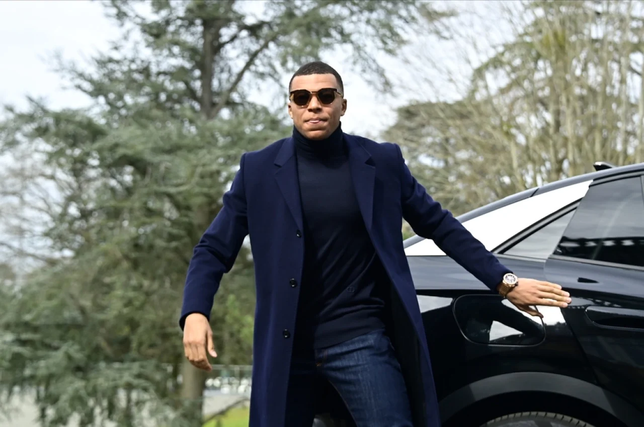 Kilyan Mbappe jamoadoshlari bilan kelishmovchilik sabab «Real Madrid»ni tark etishi mumkin