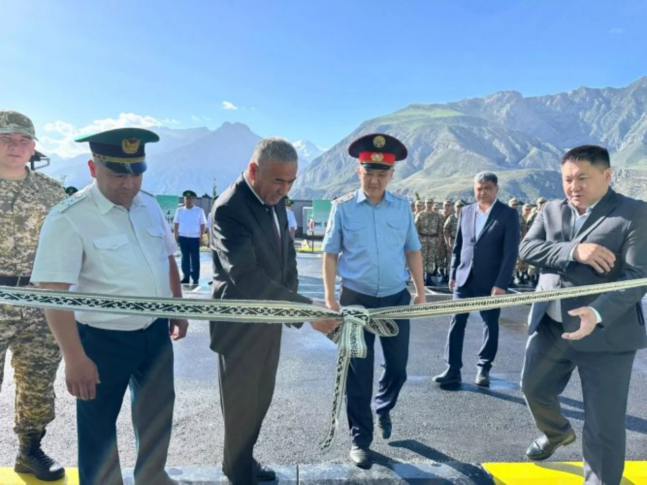 O'zbekiston bilan chegara hududida yangi chegara posti ochildi