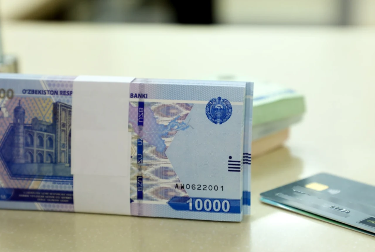 Bank kartalariga pul o'tkazish uchun komissiya to'lovlari bekor qilinishi kutilmoqda