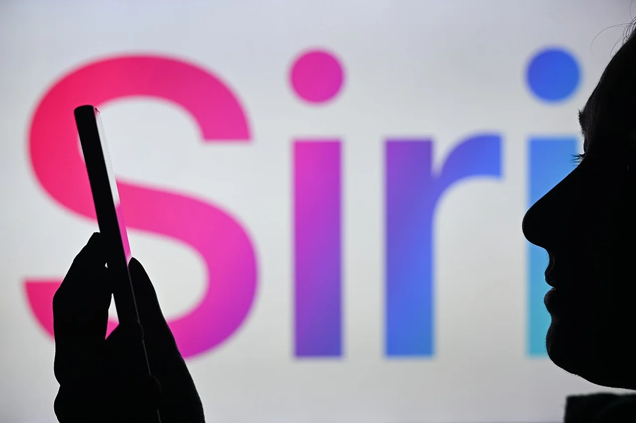 Apple iyun oyida yangilangan Siri ovozli yordamchisini namoyish etadi