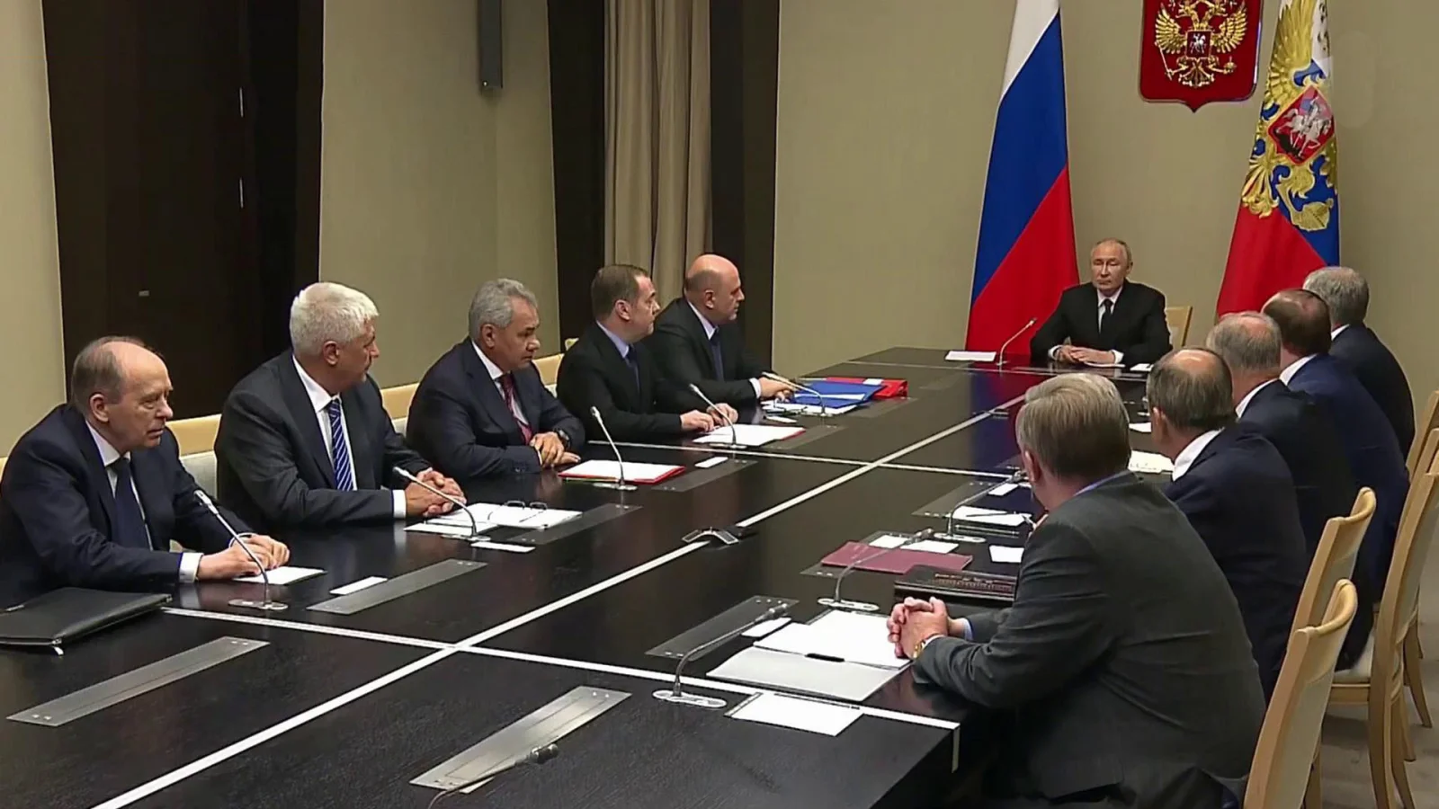 Putin parlament saylovlari oldidan fuqarolar xavfsizligini muhokama qildi