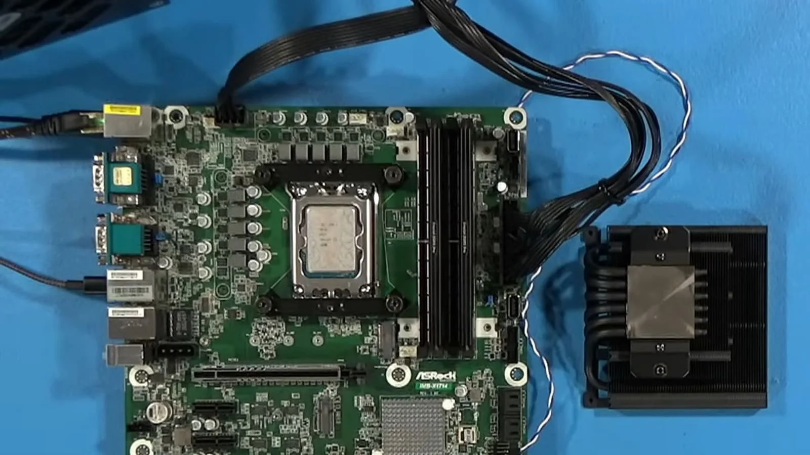 Intel yangi protsessori o‘yinlarda flagmandan o‘n foizgacha kuchliroq