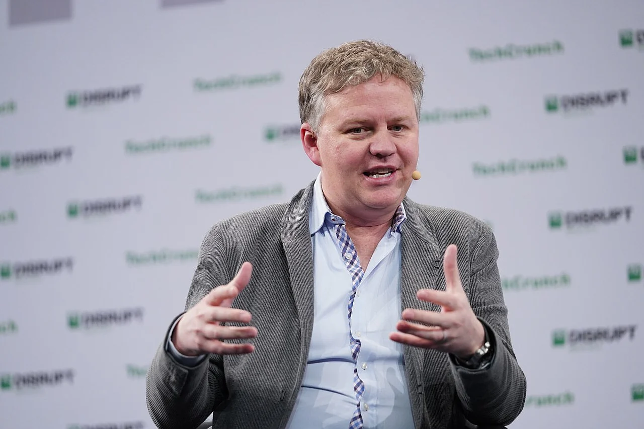 Cloudflare kompaniyasi sun’iy intellekt sabab mingdan ortiq xodimini bo’shatadi