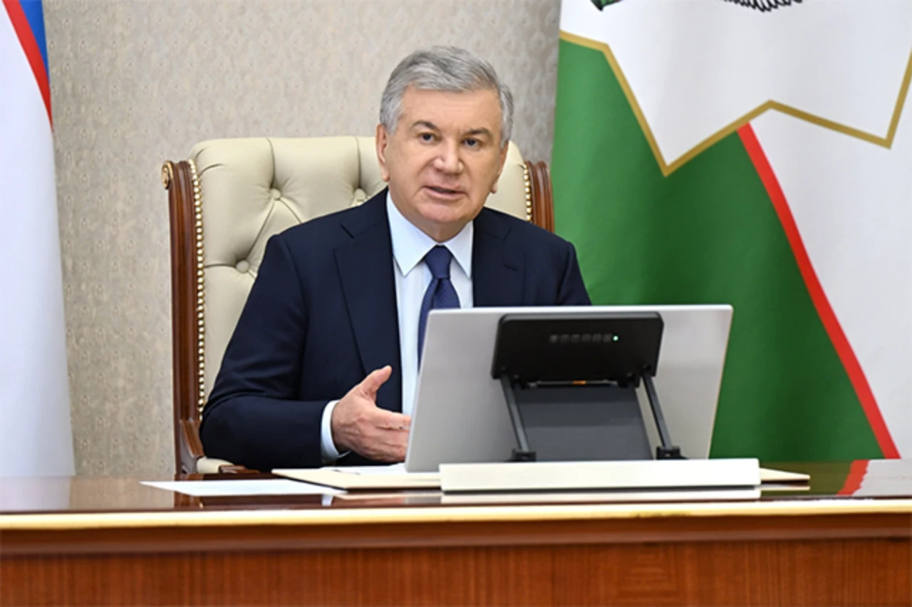Shavkat Mirziyoyev charm va poyabzal sanoatini rivojlantirish rejalarini ko'zdan kechirdi