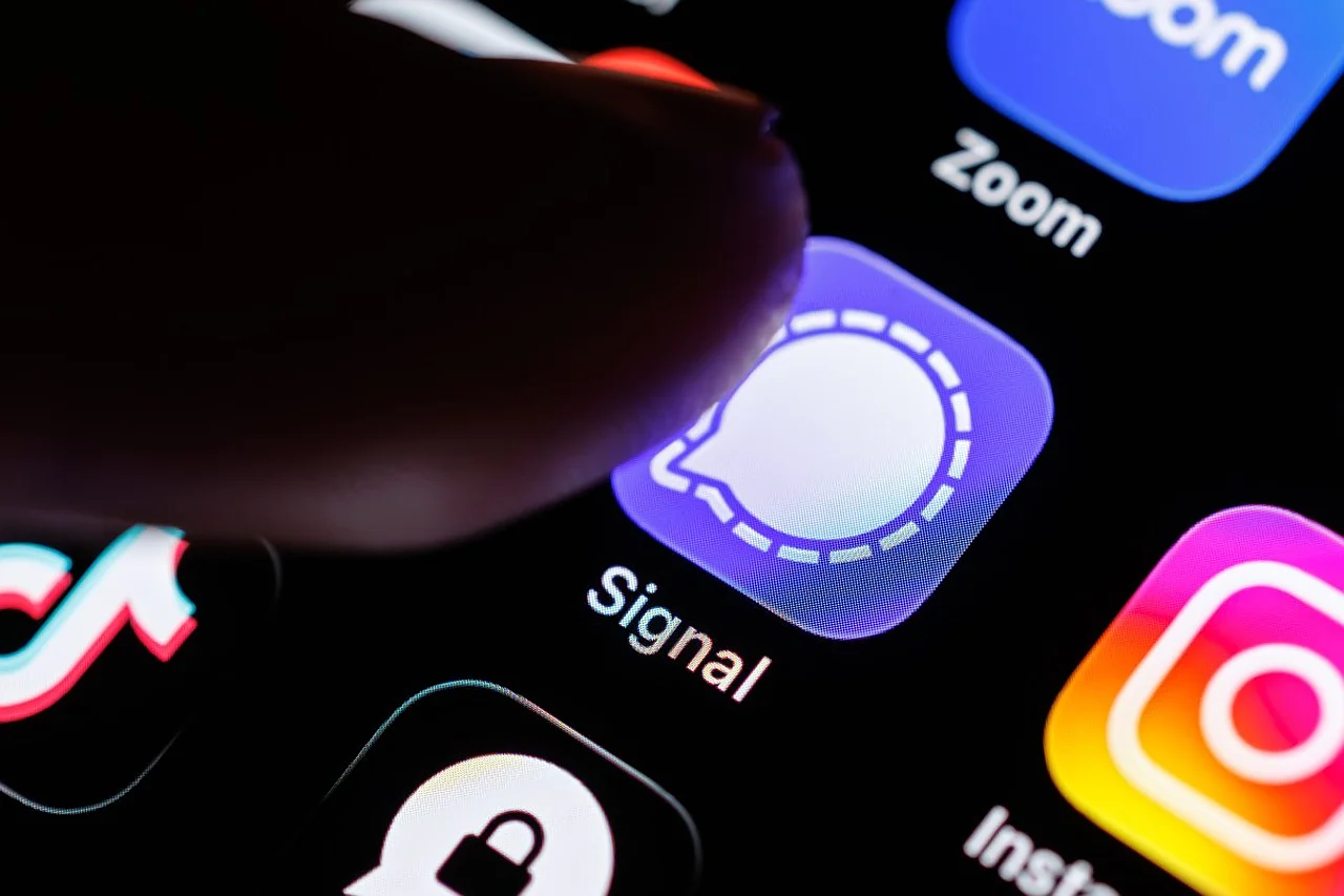 Kiberjinoyatchilar «Signal» foydalanuvchilarining shaxsiy yozishmalarini qo'lga kiritishga urinmoqda