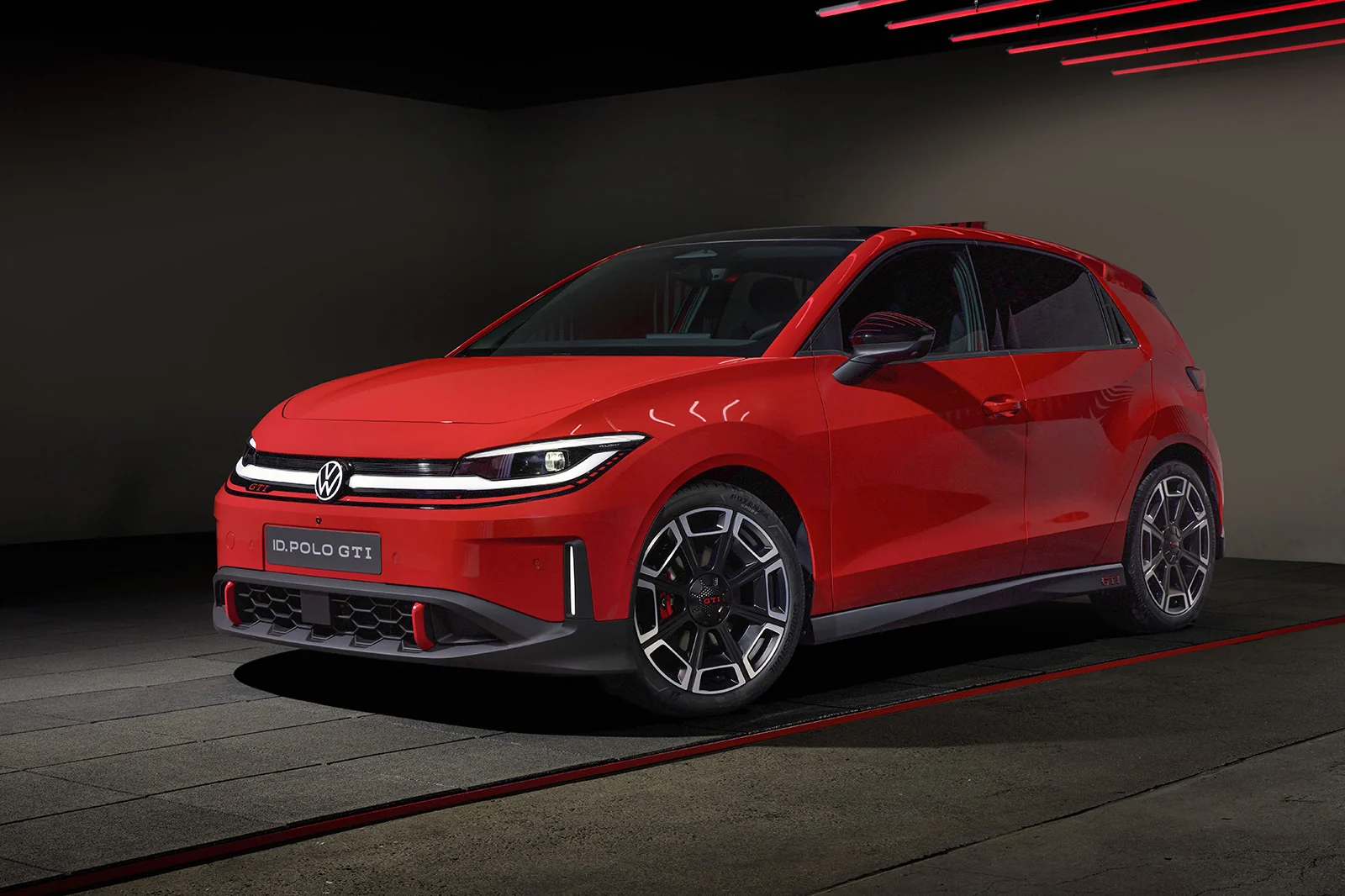 Volkswagen ilk bor to'liq elektr quvvatli sport avtomobilini taqdim etdi