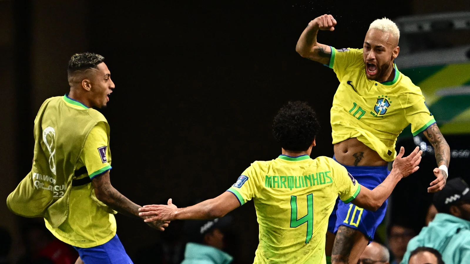 Neymar terma jamoaga qaytgani uchun quvonchdan ko'z yosh to'kdi