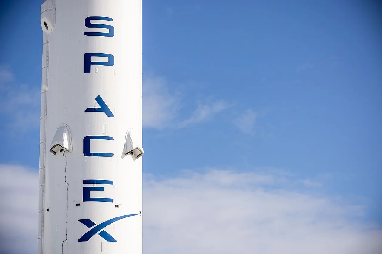 «SpaceX» kompaniyasi o'z aksiyalarini birjaga joylashtirish uchun ariza berdi