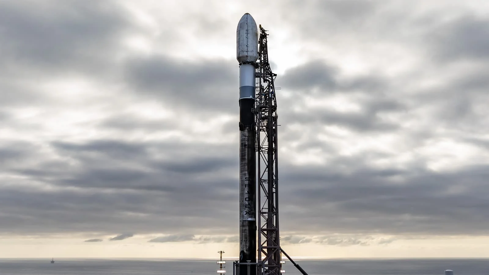SpaceX kompaniyasi Kaliforniyadan navbatdagi Falcon 9 raketasini uchiradi