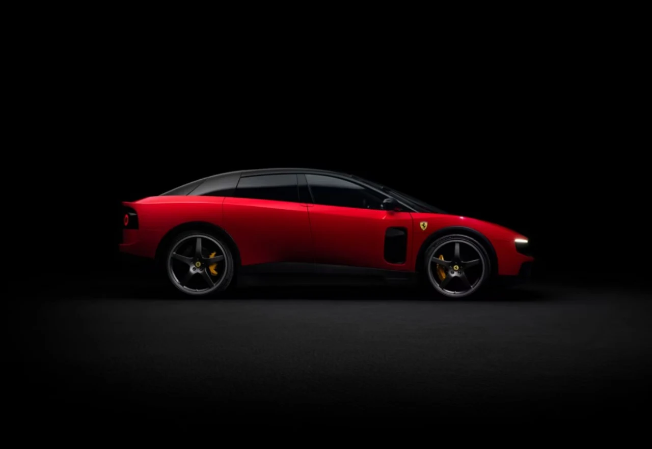 «Ferrari» o'zining ilk hashamatli elektromobili «Luce» modelini taqdim etdi