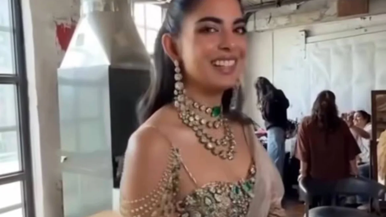 Isha Ambani 24 million dollarlik taqinchoqlar bilan diqqat markazida bo'ldi