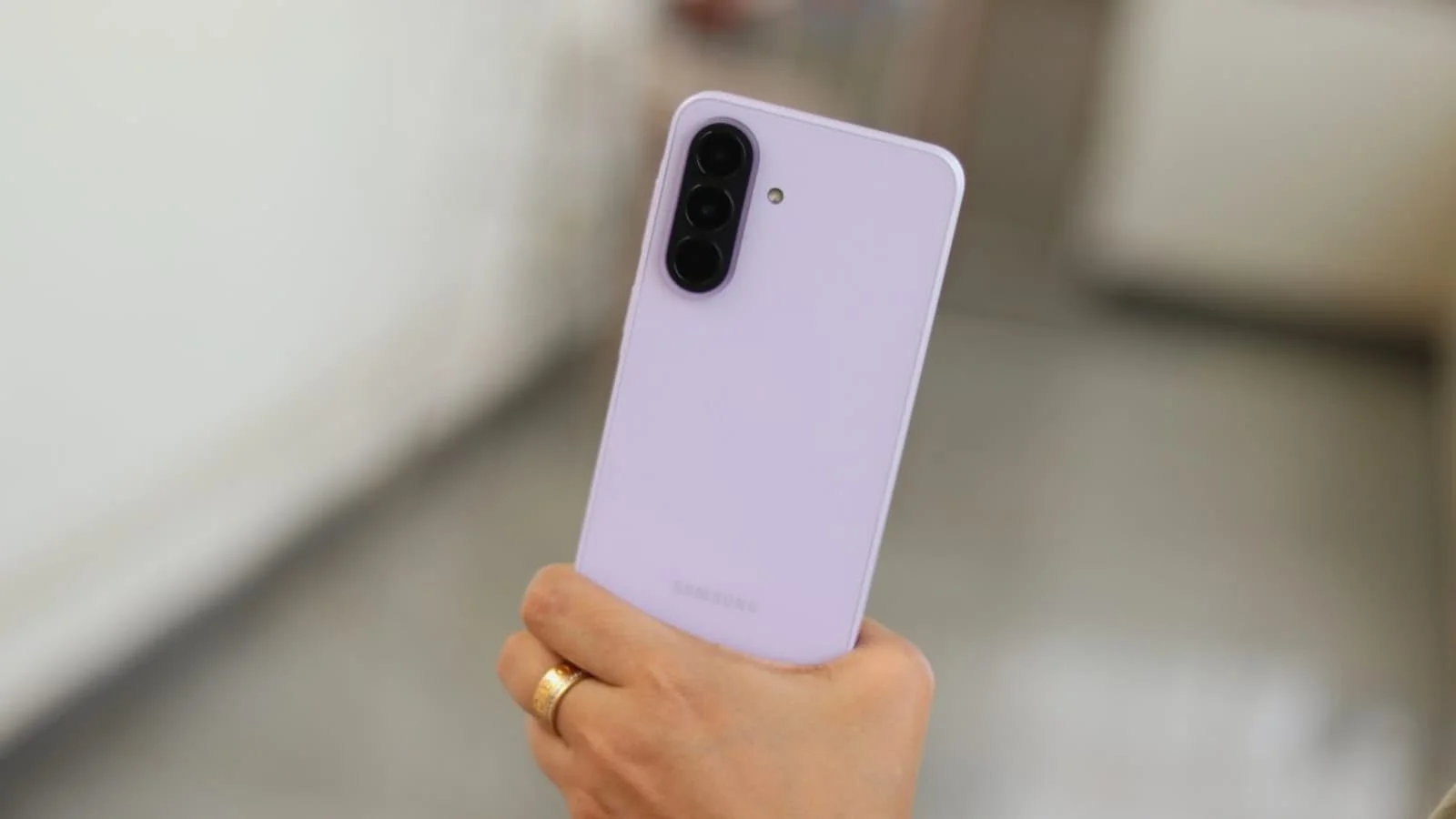 Samsung smartfonlarini ta'mirlash iPhone qurilmalariga qaraganda ancha qimmatga tushadi