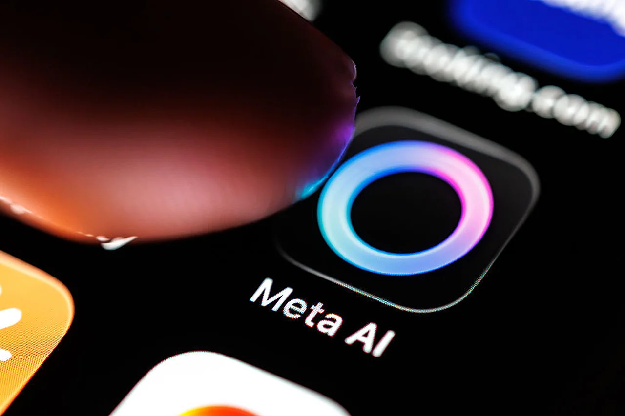 Meta sun'iy intellekt asosida ishlovchi yangi aqlli qurilmani sinovdan o'tkazadi