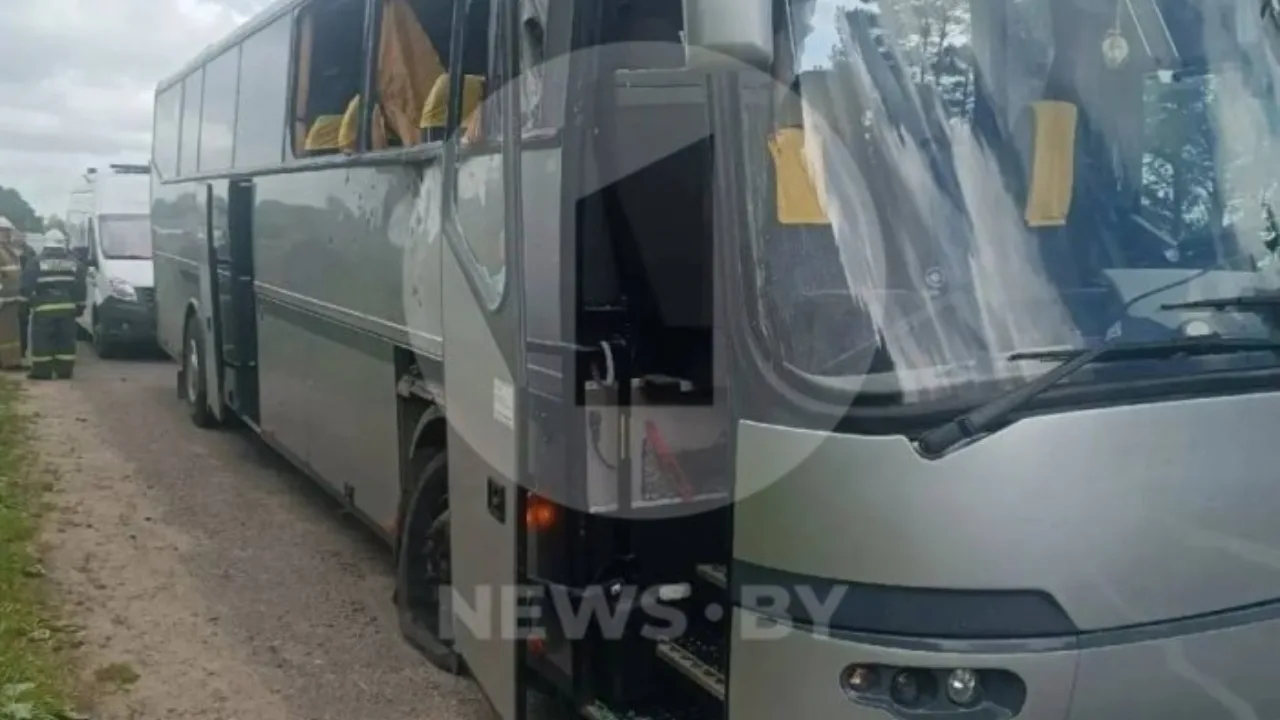 Bryanskda bolalar avtobusiga hujum oqibatida bir ayol halok bo'ldi