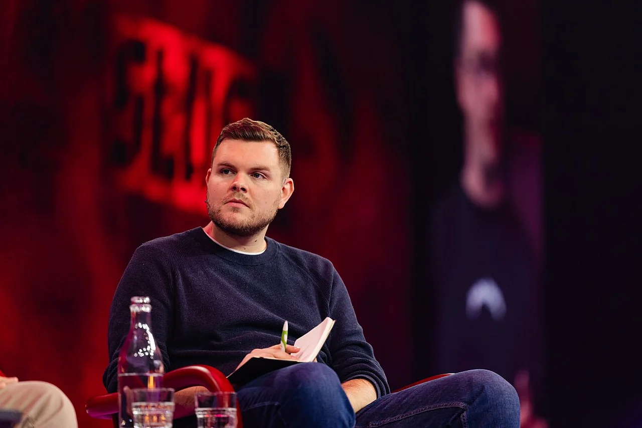 General Intuition startapi 2,3 milliard dollarliq investitsiya bosqichini yakunladi