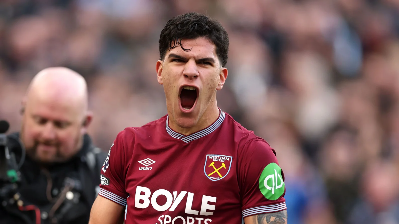 «Tottenxem» «Vest Xem»dan keyin Fernandes uchun kurashda yetakchilik qildi