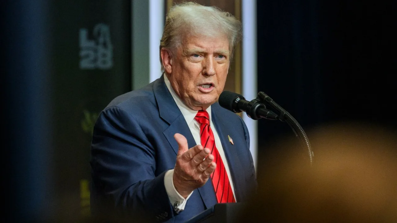 Trump Ho'rmuz bo'g'ozidan o'tish tariflari haqida bayonot berdi