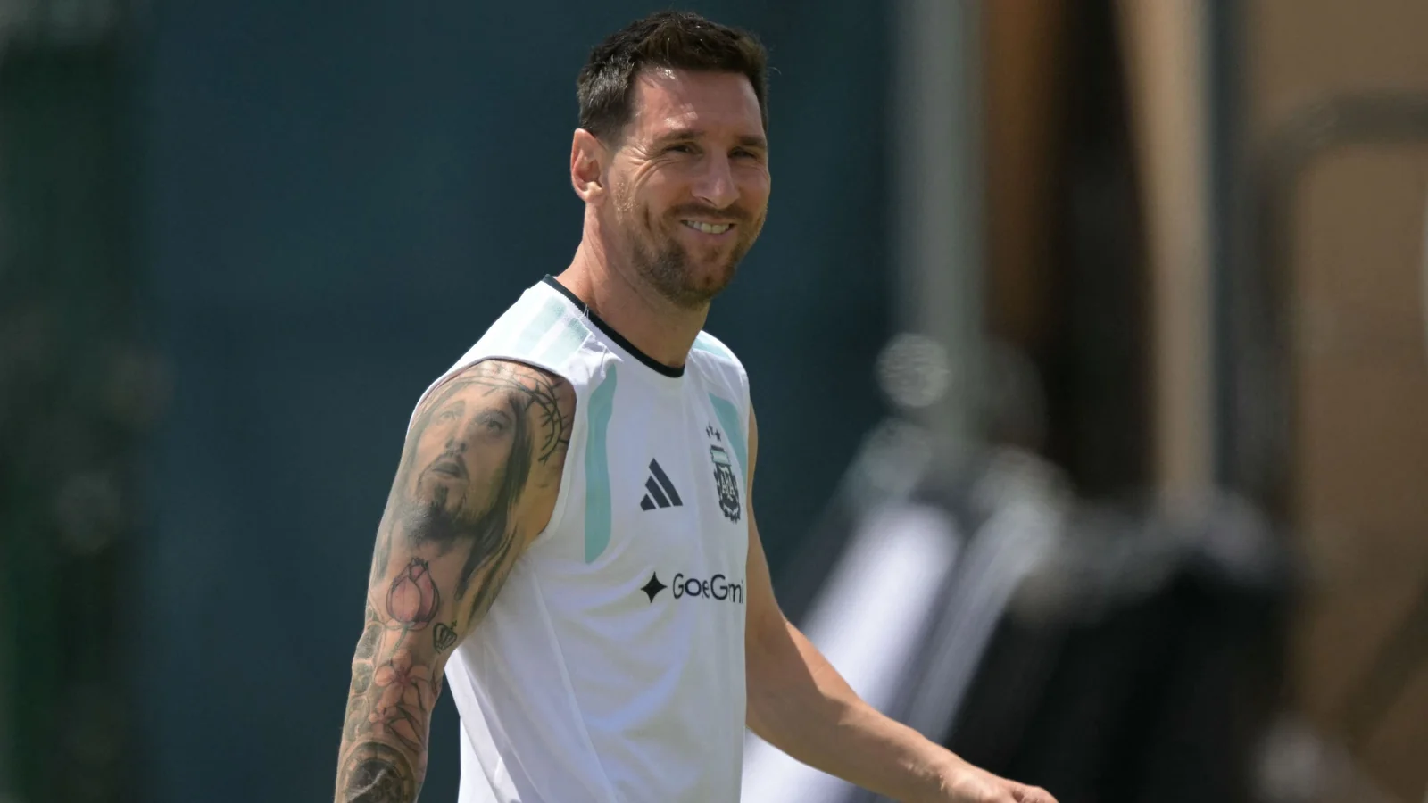 Kutral-Ko shahrida Lionel Messi haykali qad ko'tarildi